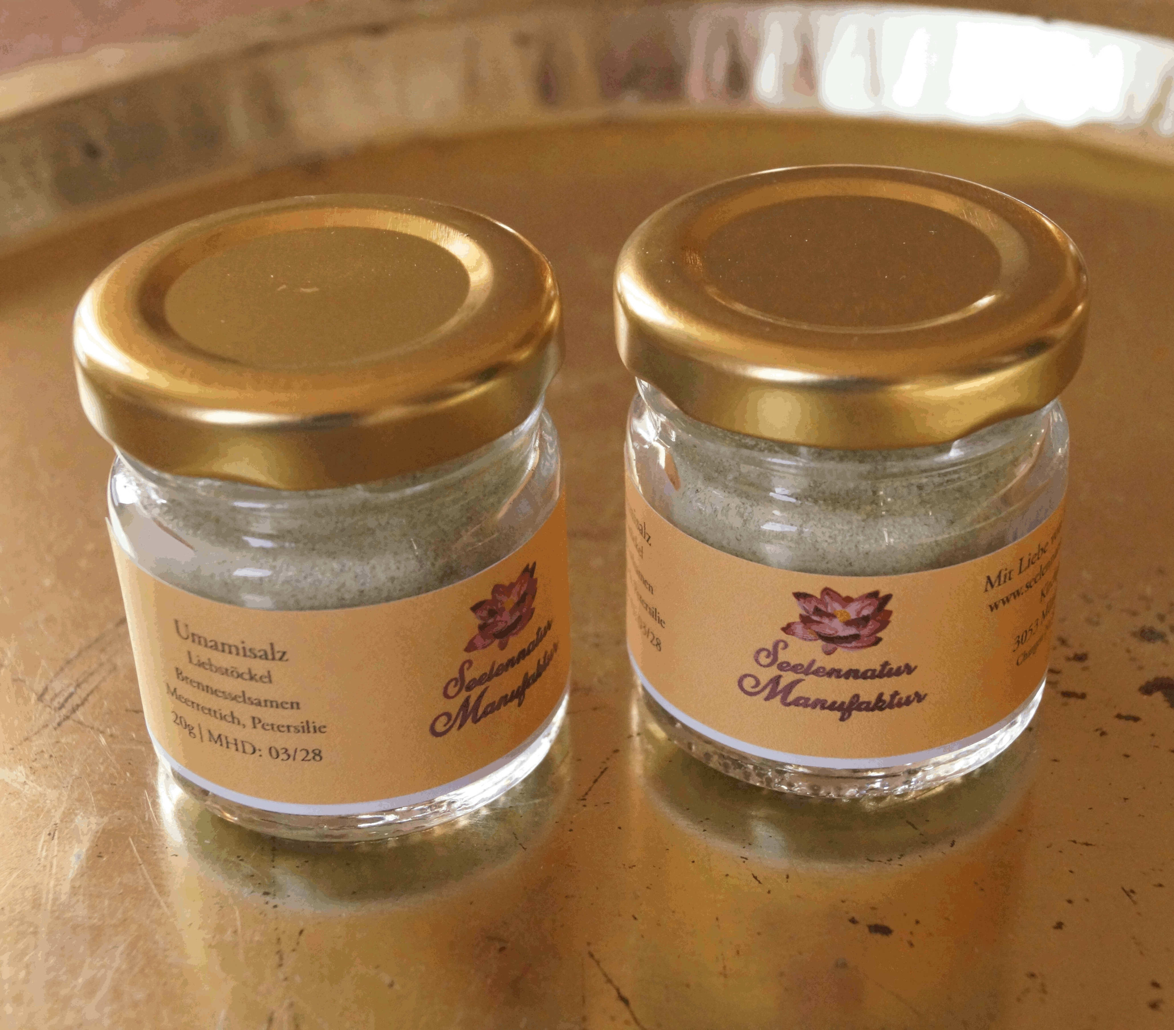 Verschiedene Gewürze in der Schale