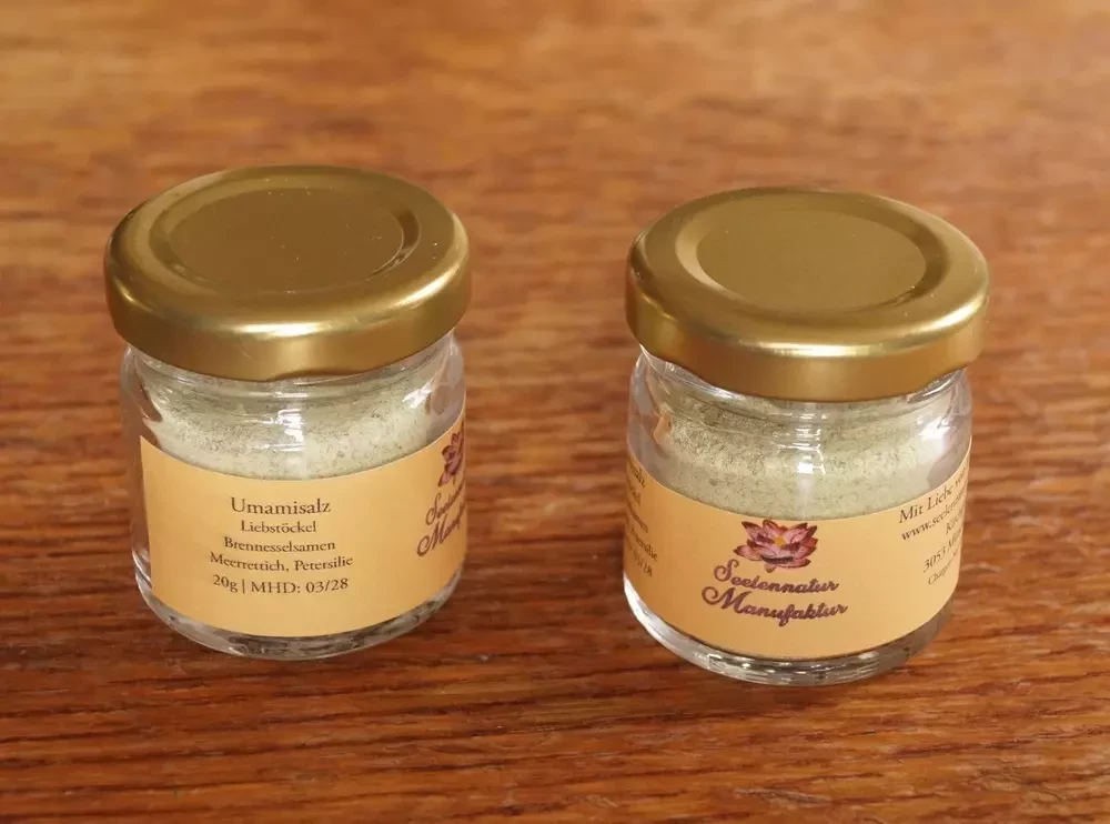 Verschiedene Gewürze in der Schale